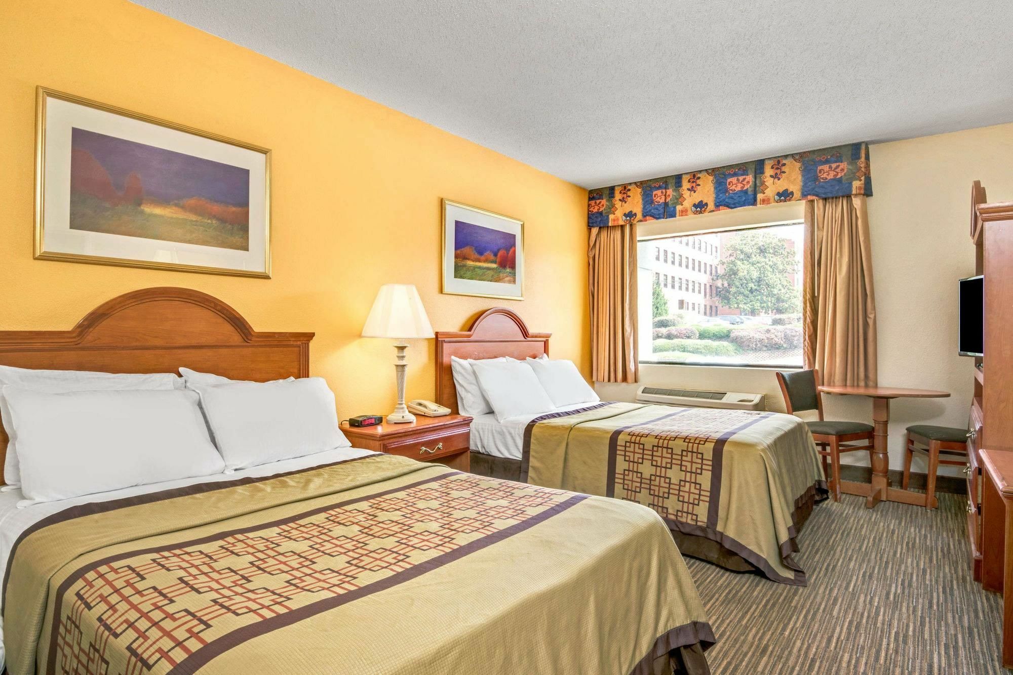 The Longleaf Hotel Raleigh Bagian luar foto