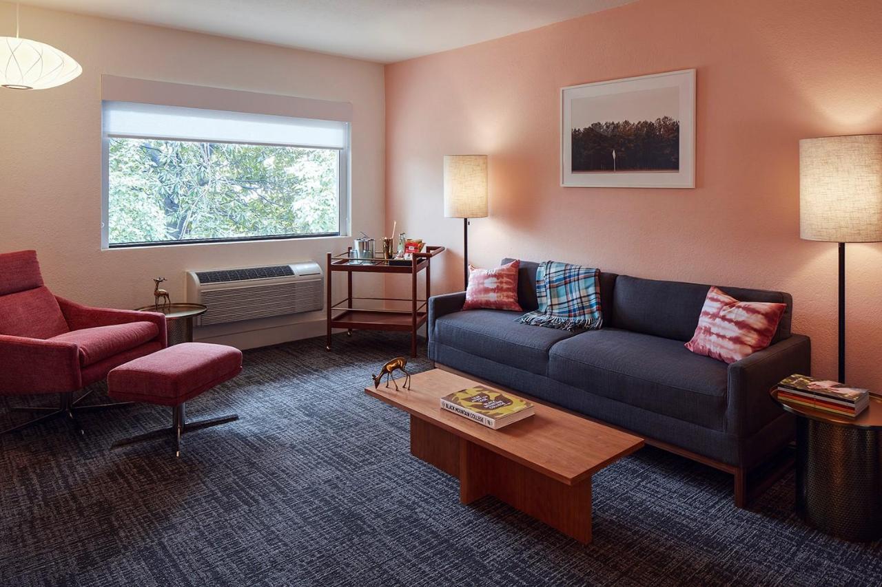The Longleaf Hotel Raleigh Bagian luar foto
