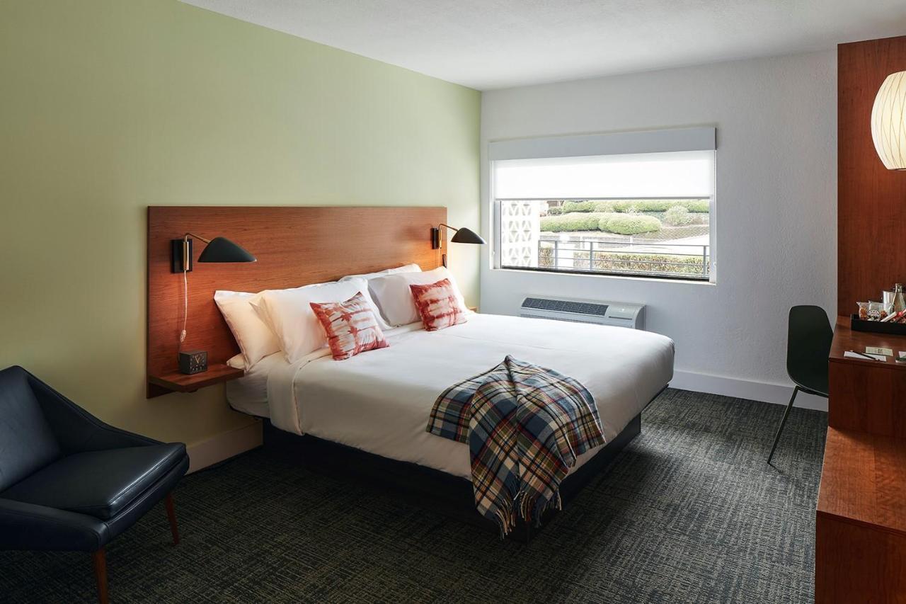 The Longleaf Hotel Raleigh Bagian luar foto