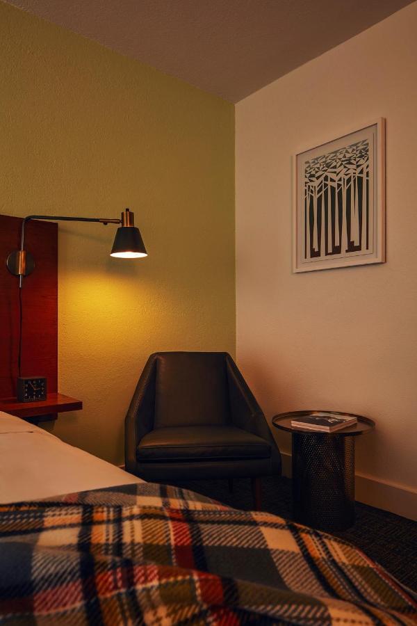 The Longleaf Hotel Raleigh Bagian luar foto